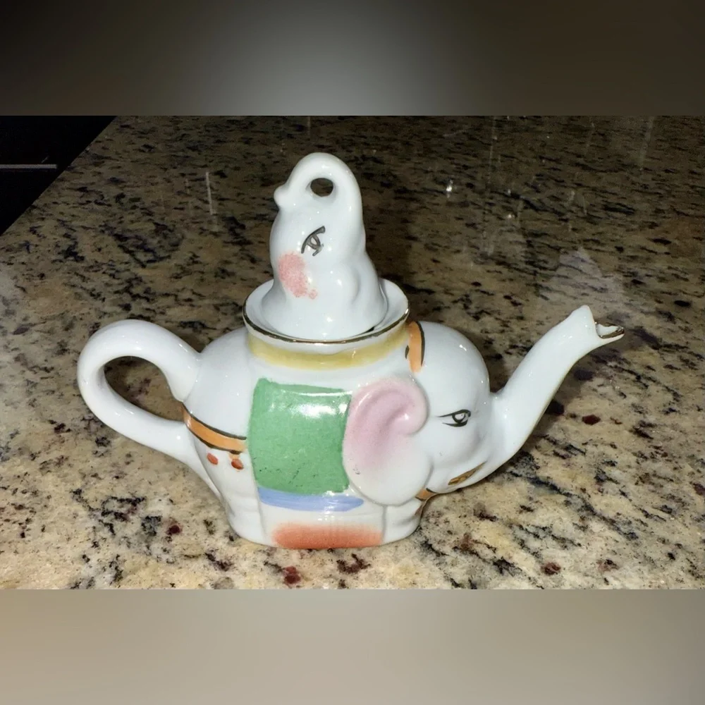 Vintage Pier 1 Imports Hand Painted Ceramic Elephant Teapot!